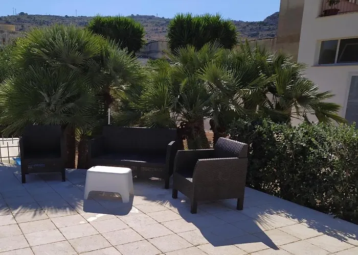 Orange Paradise فندق مبيت وإفطار كوستوناتشي