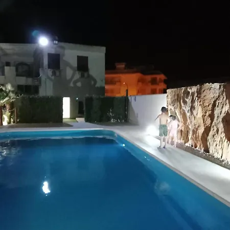 Orange Paradise Oda ve Kahvaltı